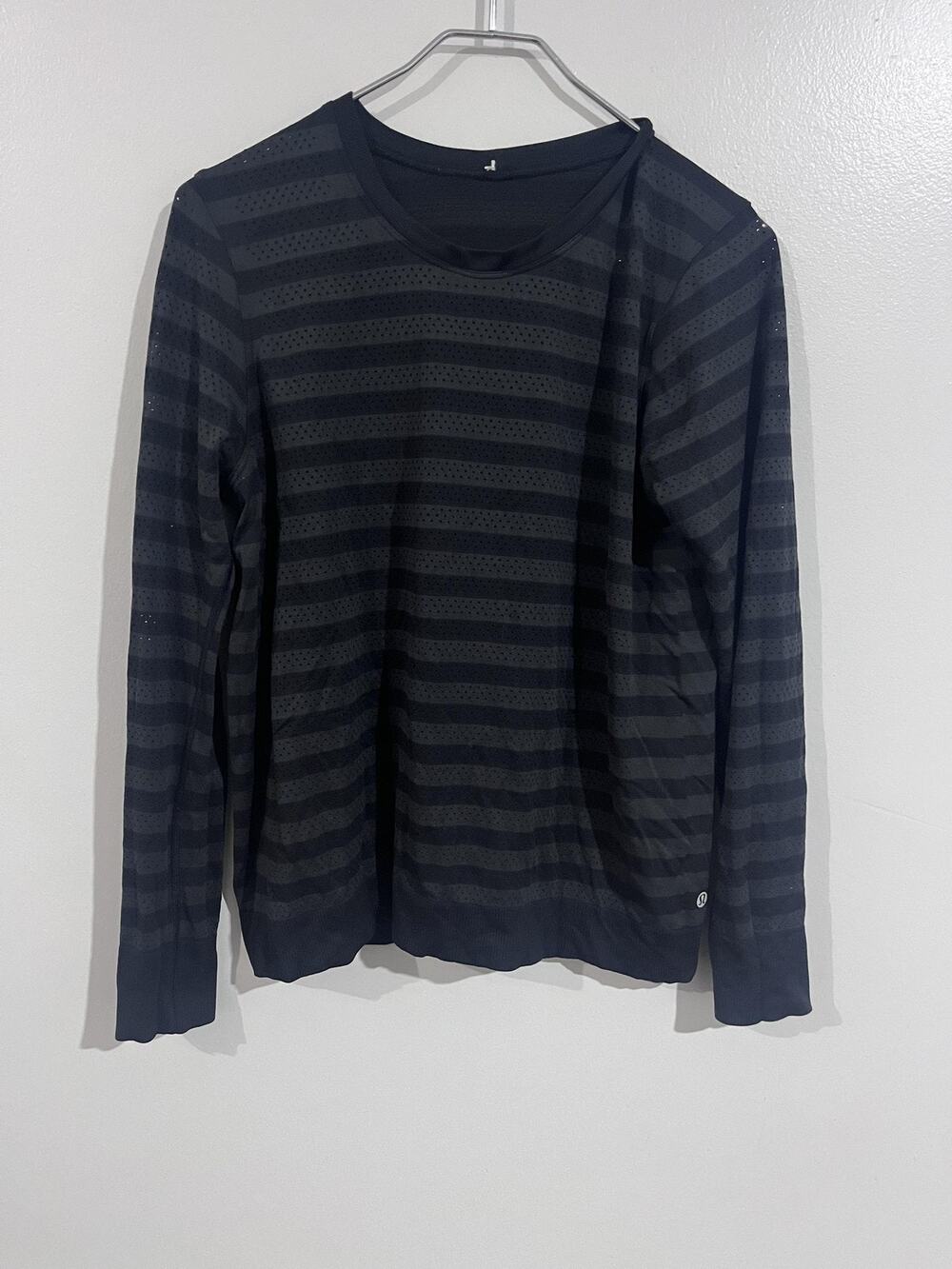 Lululemon Shirt Womens Black Striped Long Sleeve Breathable Lightweight Crew